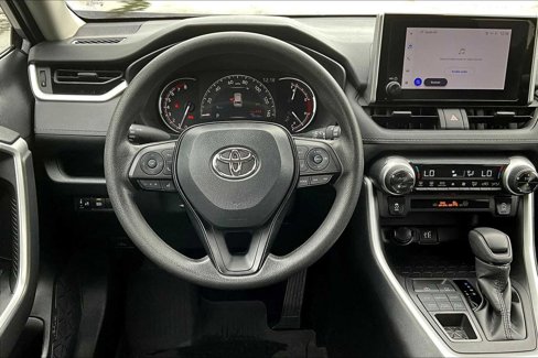 Used 2024 Toyota RAV4 XLE image 17