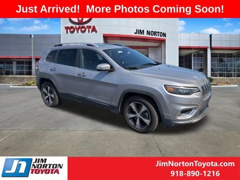 Used 2019 Jeep Cherokee Limited w/ Technology Group image 1