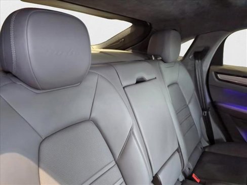 Used 2023 Porsche Cayenne Turbo image 19