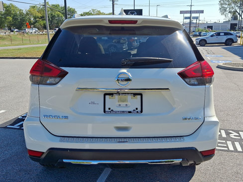Used 2017 Nissan Rogue SV w/ Sun & Sound Touring Package image 6