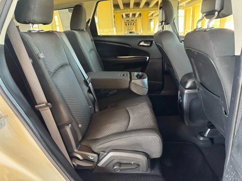 Used 2019 Dodge Journey SE w/ Premium Group image 19