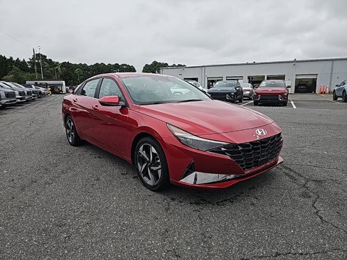 Used 2022 Hyundai Elantra Limited w/ Cargo Package image 3