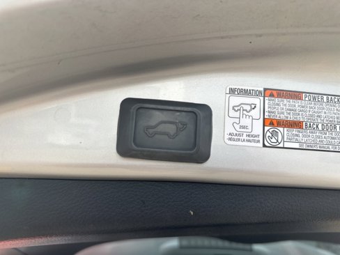Used 2015 Toyota RAV4 Limited image 17