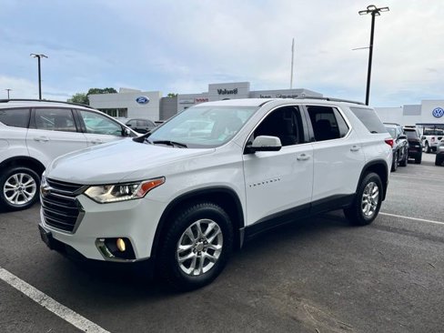 Used 2019 Chevrolet Traverse LT image 2