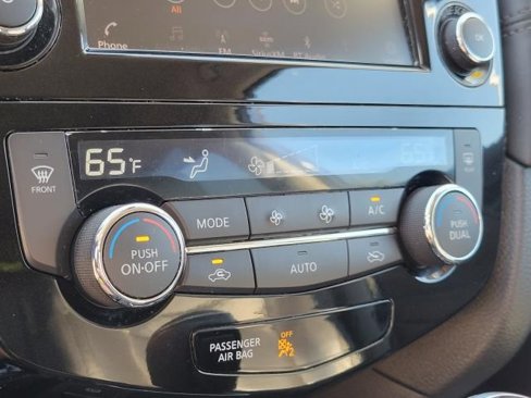 Used 2020 Nissan Rogue SL image 26