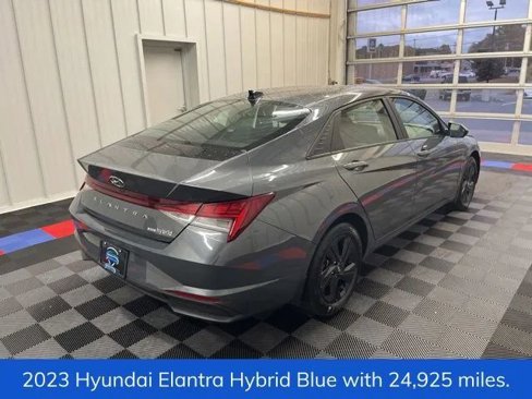 Used 2023 Hyundai Elantra Blue image 3