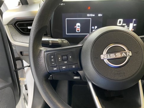 Used 2025 Nissan Kicks SV image 32