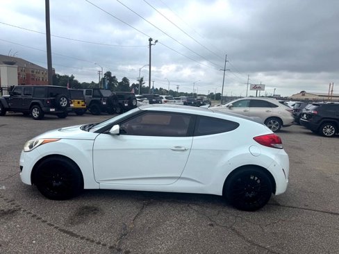 Used 2013 Hyundai Veloster image 4
