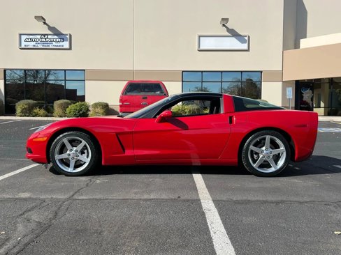 Used 2005 Chevrolet Corvette Coupe w/ Preferred Equipment Group image 2