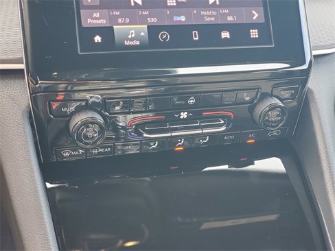 New 2025 Jeep Grand Cherokee L Altitude image 25