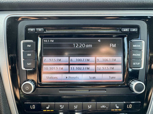Used 2012 Volkswagen Passat 2.5 SE image 19