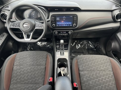 Certified 2024 Nissan Kicks SR image 2