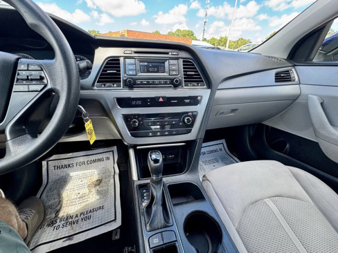 Used 2017 Hyundai Sonata SE image 16