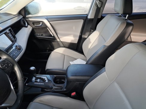 Used 2016 Toyota RAV4 Limited image 4