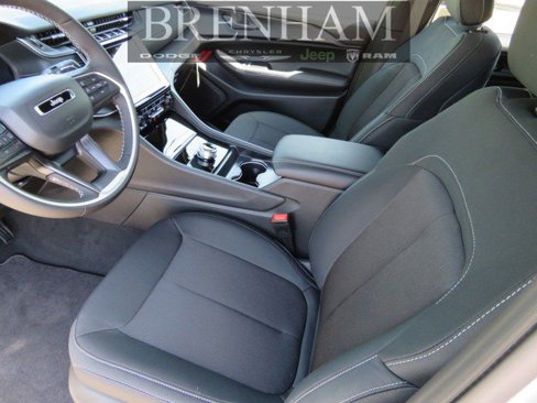 New 2025 Jeep Grand Cherokee L Laredo image 12