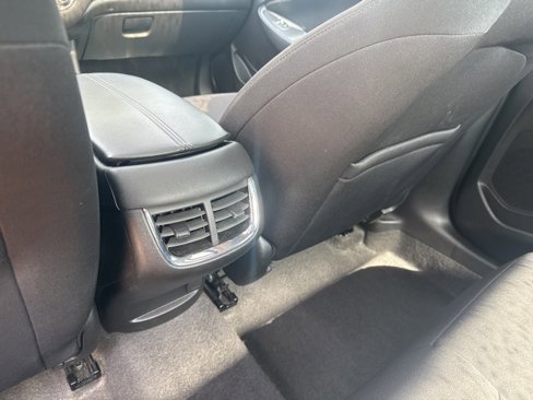 Used 2024 Chevrolet Malibu LT image 30