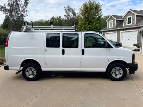 Used 2017 Chevrolet Express 2500 image 7