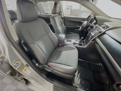 Used 2017 Toyota Camry SE image 30