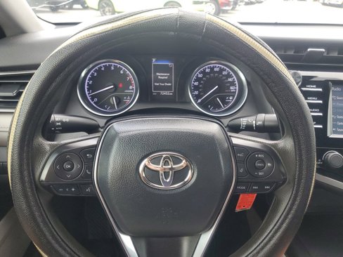 Used 2020 Toyota Camry L image 22