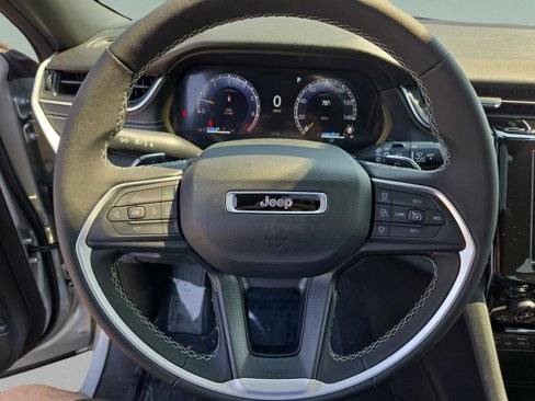 New 2025 Jeep Grand Cherokee Laredo X image 11
