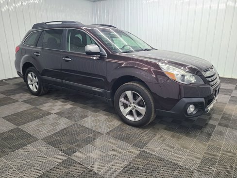 Used 2013 Subaru Outback 3.6R Limited w/ Special Appearance Pkg image 1