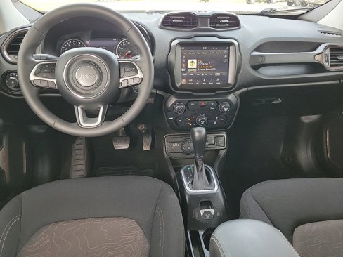 Used 2023 Jeep Renegade Latitude image 10