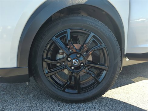 Certified 2020 Nissan Kicks SR w/ Exterior Package image 43