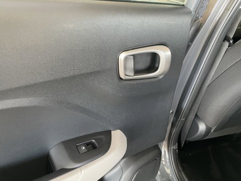 Used 2024 Hyundai Venue SEL image 26