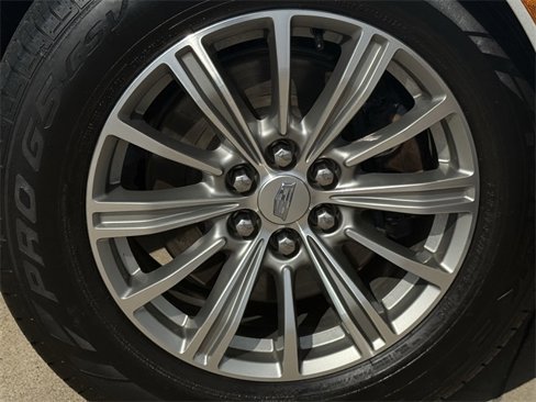 Used 2018 Cadillac XT5 Luxury w/ Driver Awareness Package image 10