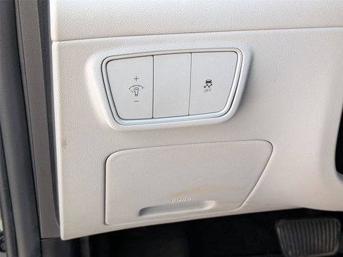 Certified 2022 Hyundai Tucson SE image 16