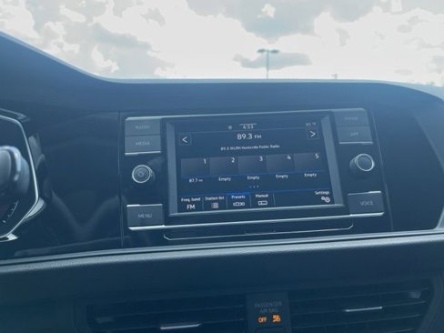 Certified 2021 Volkswagen Jetta SE image 23