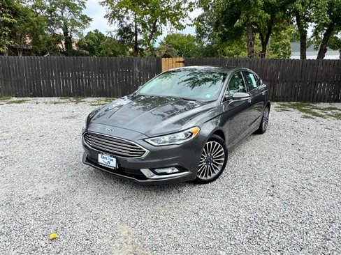 Used 2018 Ford Fusion Titanium image 2