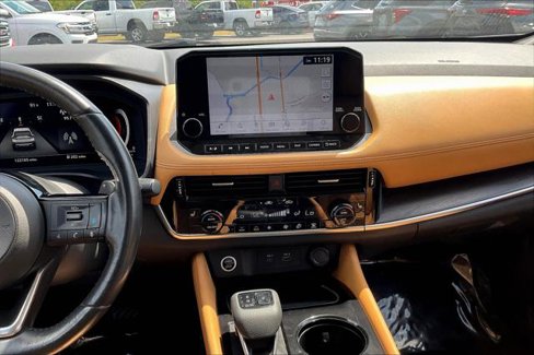 Used 2021 Nissan Rogue Platinum image 9