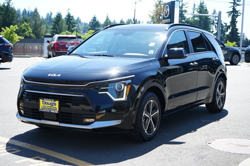 Used 2023 Kia Niro SX image 8