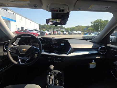 New 2025 Chevrolet Trax LT w/ Driver Confidence Package image 13
