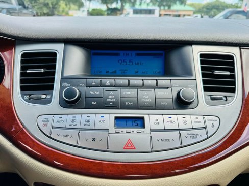 Used 2012 Hyundai Genesis 3.8 image 21