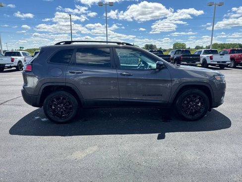 Used 2023 Jeep Cherokee Altitude Lux image 6