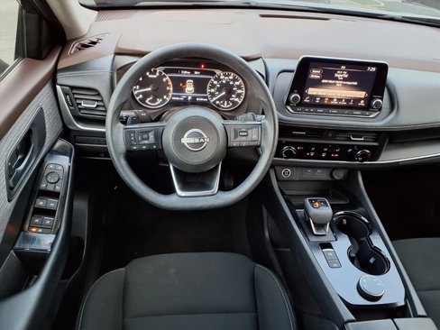 Used 2023 Nissan Rogue S image 9