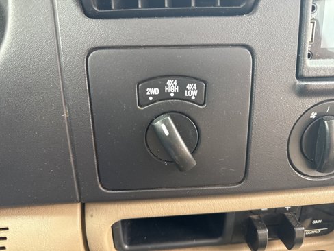 Used 2005 Ford F250 4x4 Crew Cab Super Duty image 11
