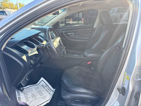 Used 2010 Ford Taurus SHO image 16