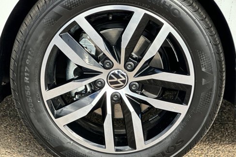 New 2025 Volkswagen Jetta SE image 24