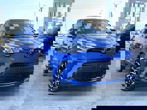 Used 2021 Toyota C-HR XLE image 7