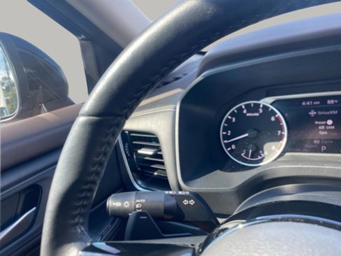 Used 2022 Nissan Rogue SV image 17