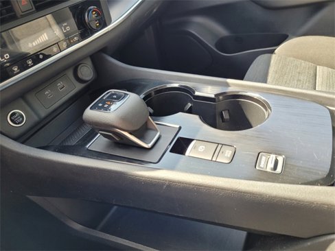 Used 2023 Nissan Rogue SV image 20