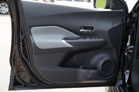 Used 2023 Nissan Kicks SR w/ SR Premium Package image 14