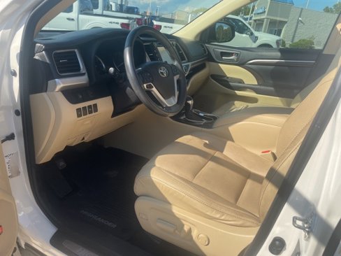 Used 2016 Toyota Highlander Limited image 10