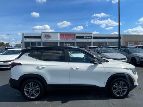 Certified 2022 Kia Seltos S image 8