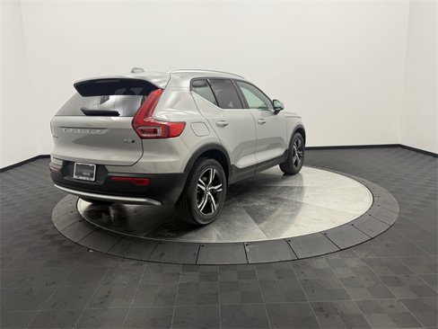 Certified 2025 Volvo XC40 B5 Core image 7