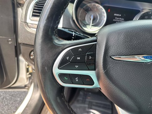 Used 2020 Chrysler 300 Limited image 37