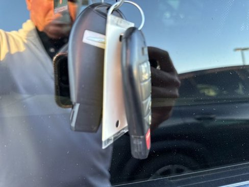 Used 2014 Chrysler Town & Country Touring image 6